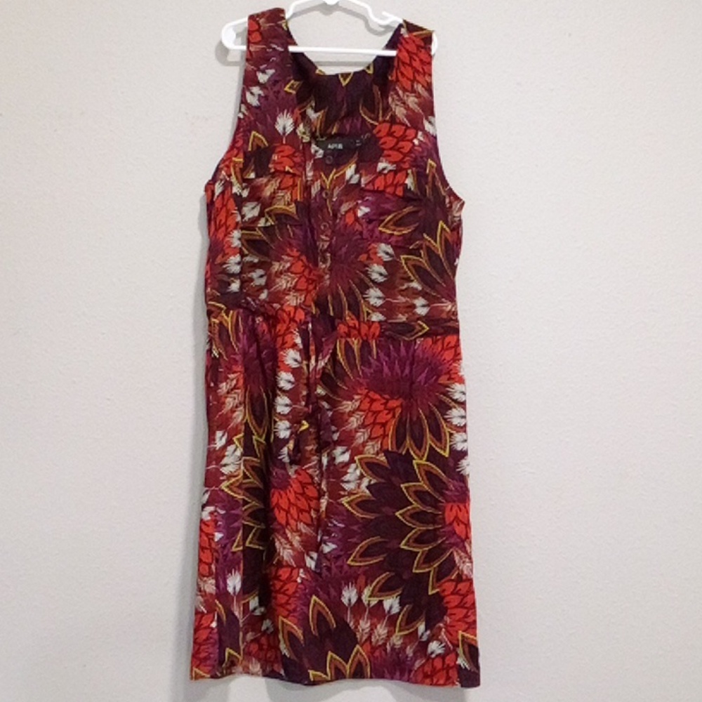 APT 9, size M, floral dress, 1 inch should strap, drawstring middle